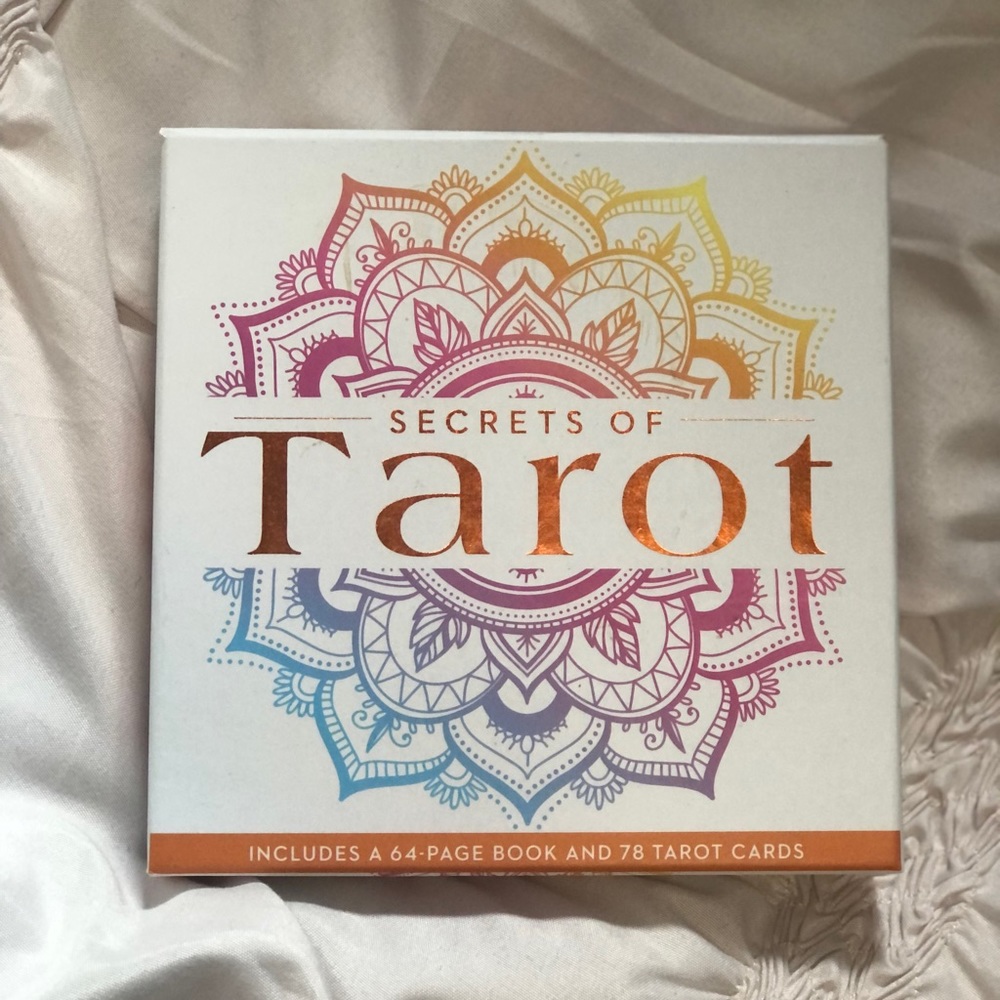Tarot cards. For beginners. Never used, new. With instruction guide.